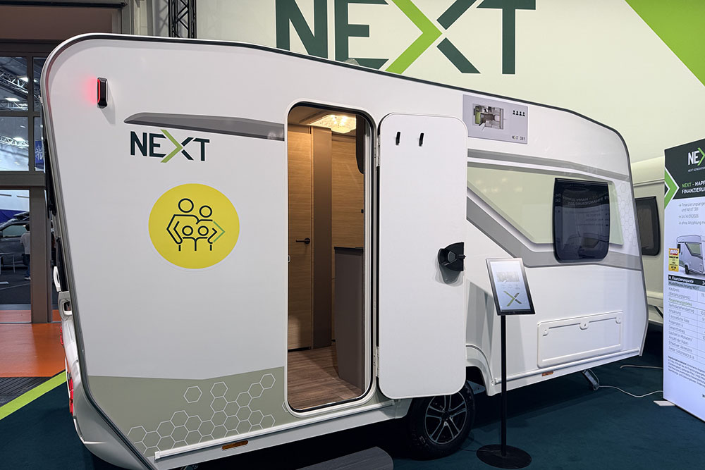 NEXT 381 familie caravan family